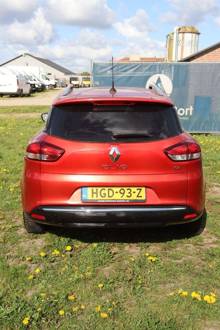 Passenger car Renault Clio Petrol 90hp 2013