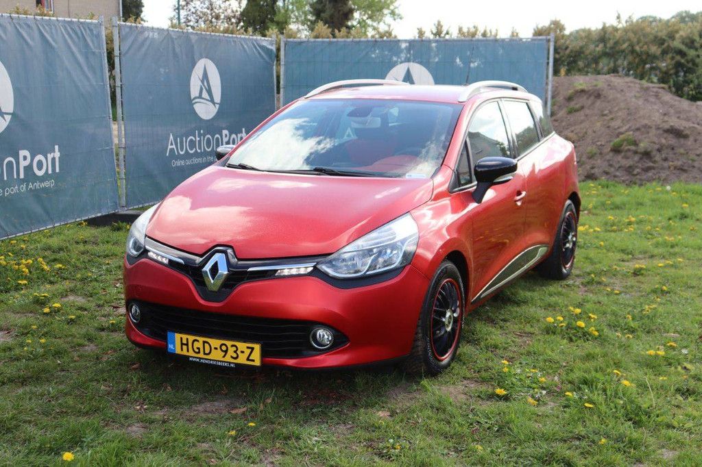 Passenger car Renault Clio Petrol 90hp 2013