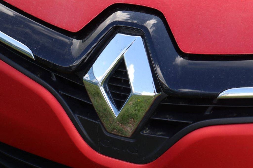 Passenger car Renault Clio Petrol 90hp 2013