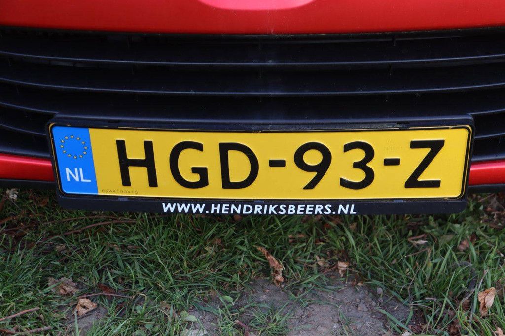 Passenger car Renault Clio Petrol 90hp 2013