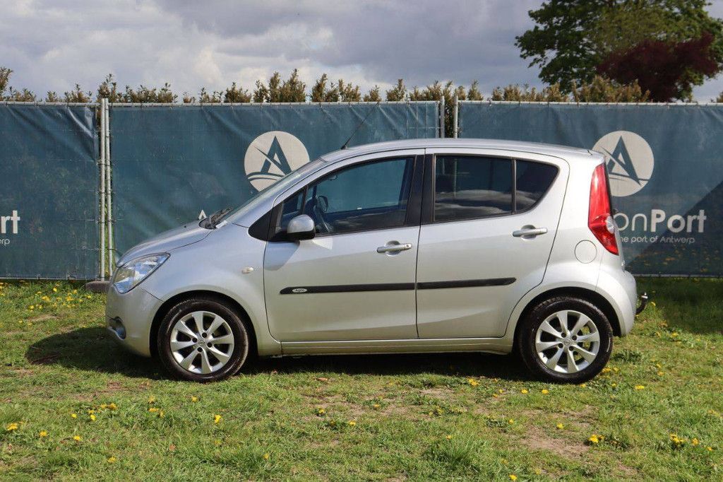 Passenger car Opel Agila Petrol 94hp 2013