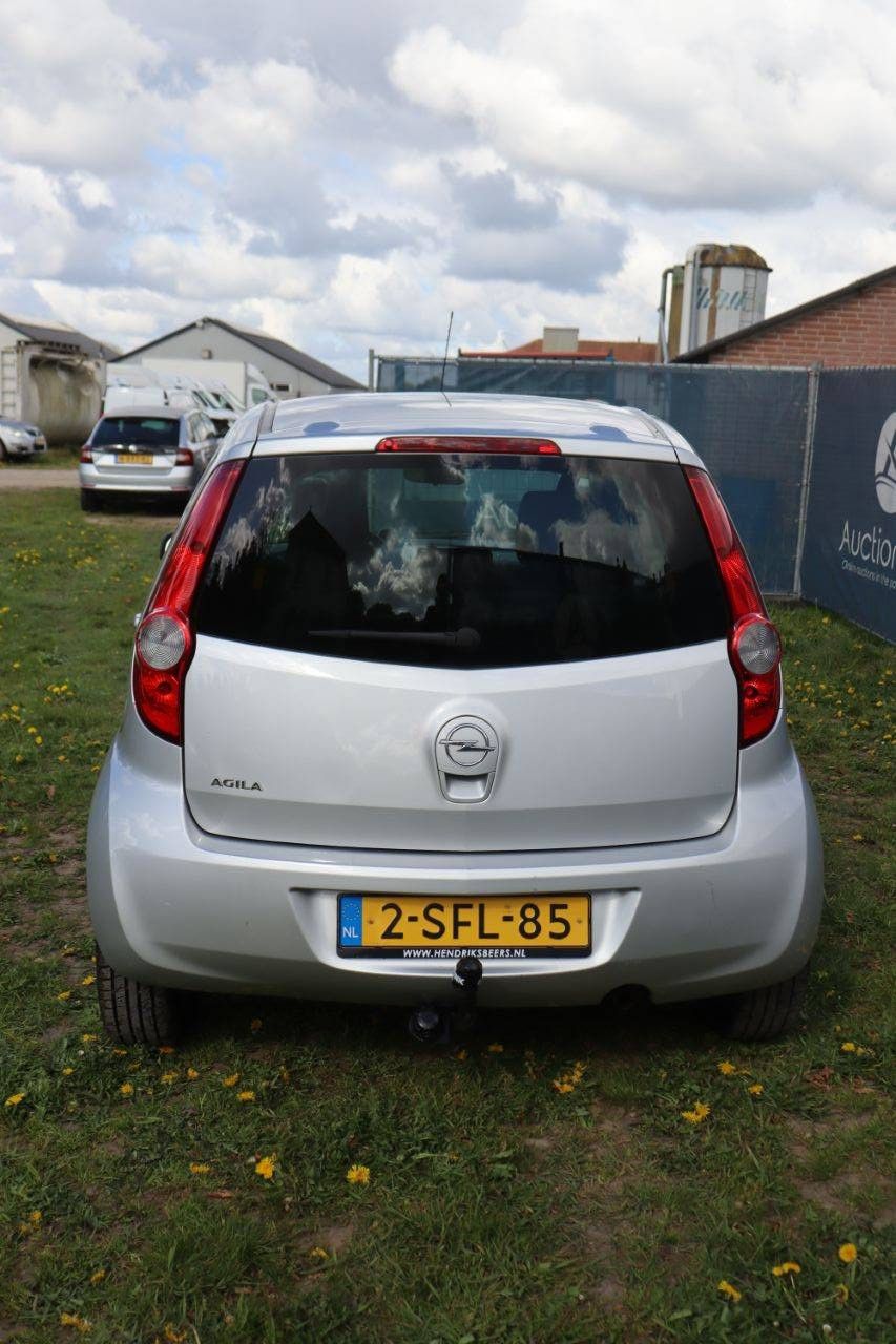 Passenger car Opel Agila Petrol 94hp 2013