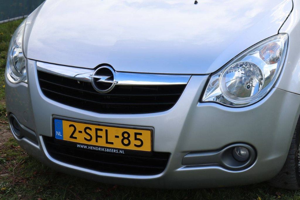 Passenger car Opel Agila Petrol 94hp 2013