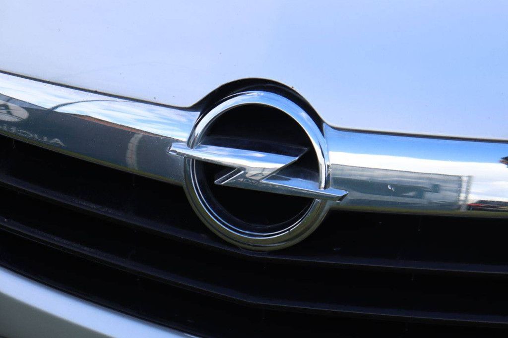 Passenger car Opel Agila Petrol 94hp 2013