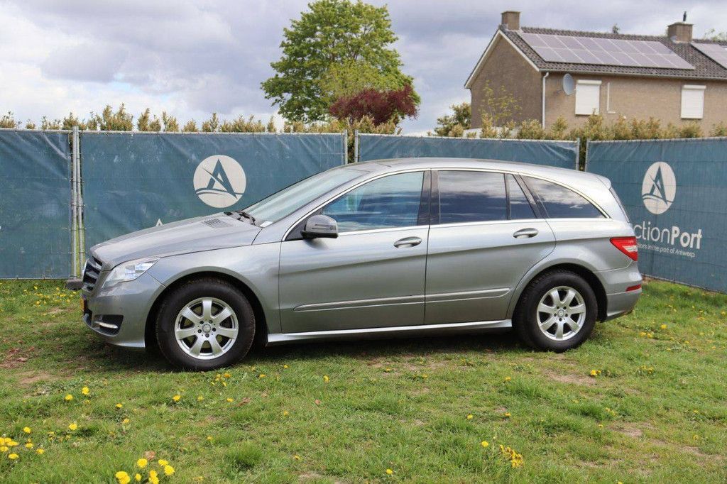 Pkw Mercedes-Benz R 350 CDI 4MATIC Diesel 266 PS 2012
