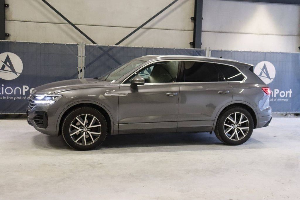 SUV Volkswagen Touareg 3.0 TDI Diesel 286hp 2019 (Margin)