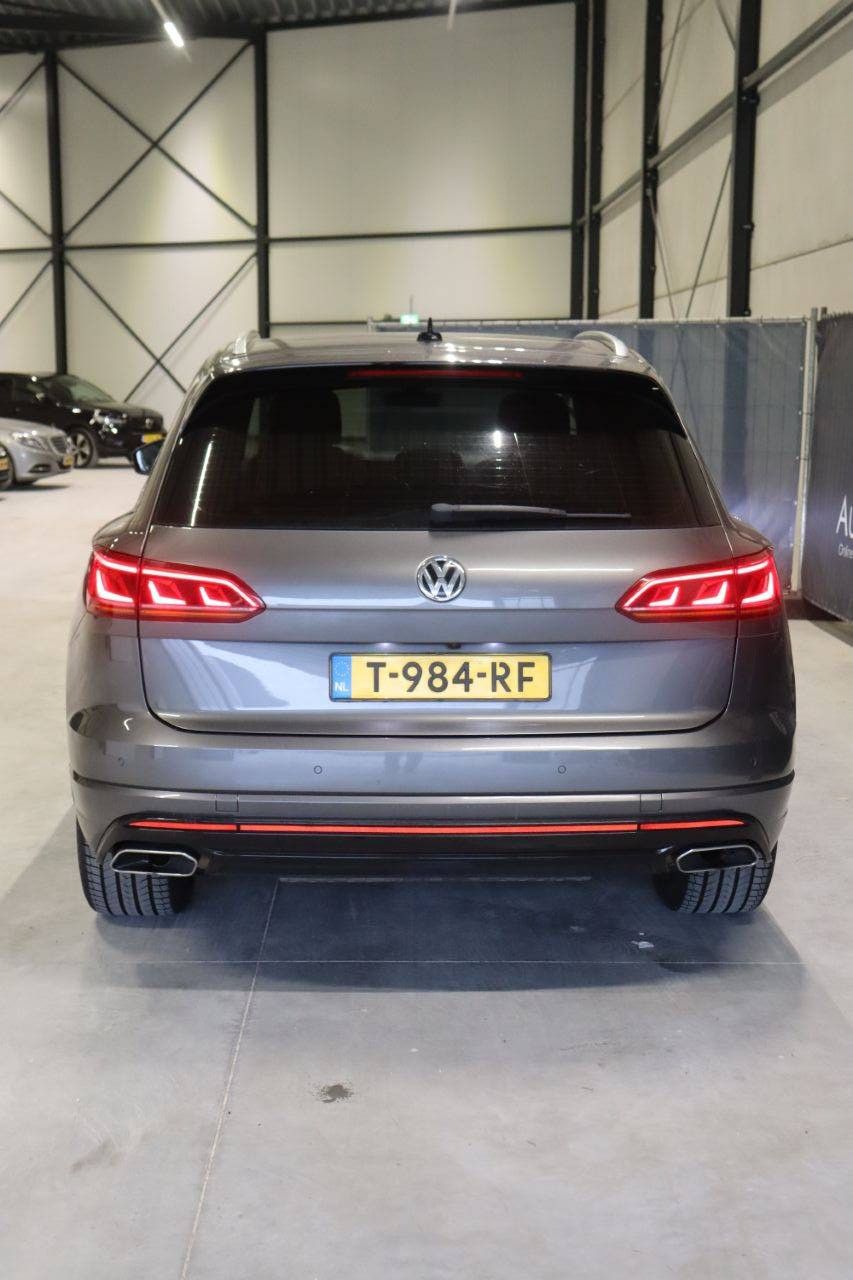 SUV Volkswagen Touareg 3.0 TDI Diesel 286hp 2019 (Margin)
