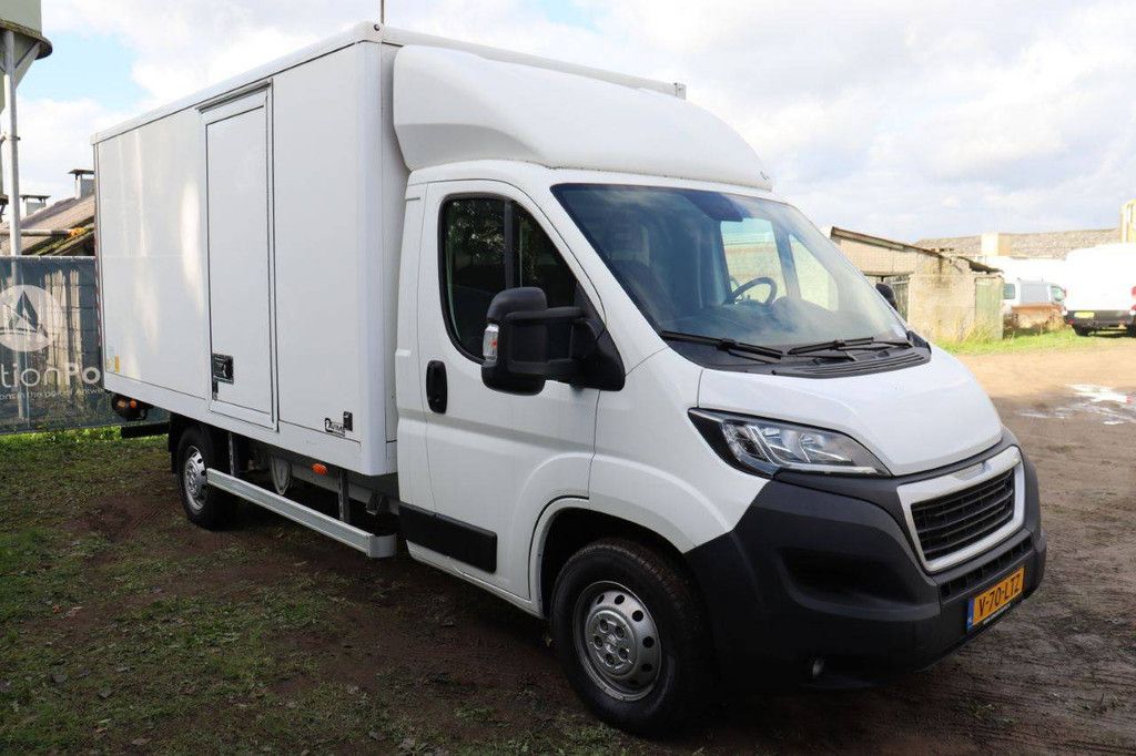 Box truck Truck Peugeot BOXER Diesel 165hp 2021