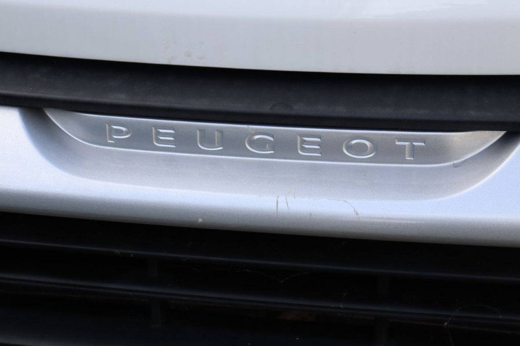 Box truck Truck Peugeot BOXER Diesel 165hp 2021