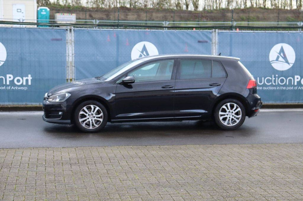 Passenger car Volkswagen Golf Diesel 110hp 2017 (Margin)