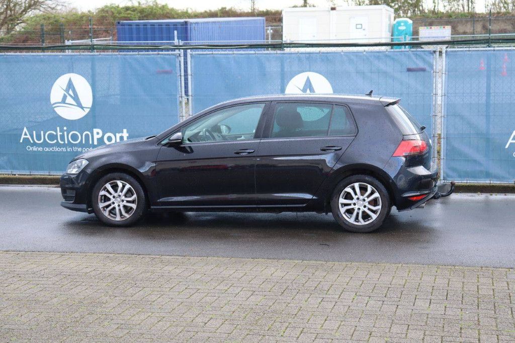 Passenger car Volkswagen Golf Diesel 110hp 2017 (Margin)