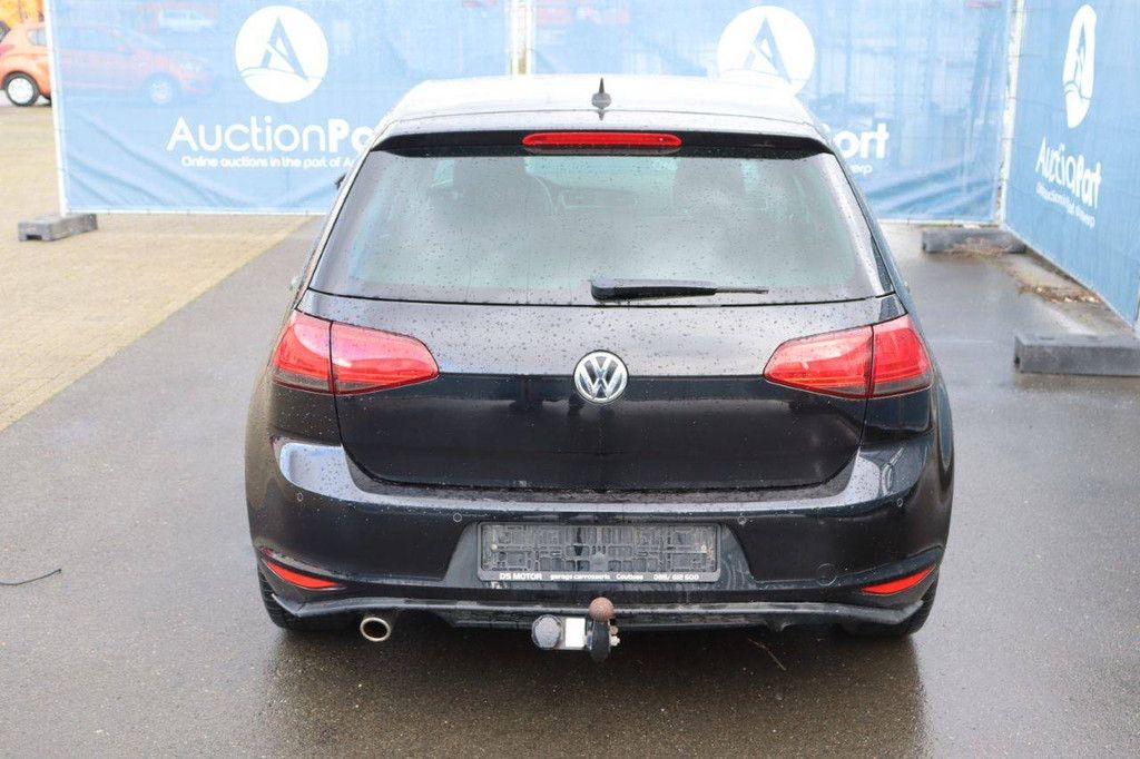 Passenger car Volkswagen Golf Diesel 110hp 2017 (Margin)