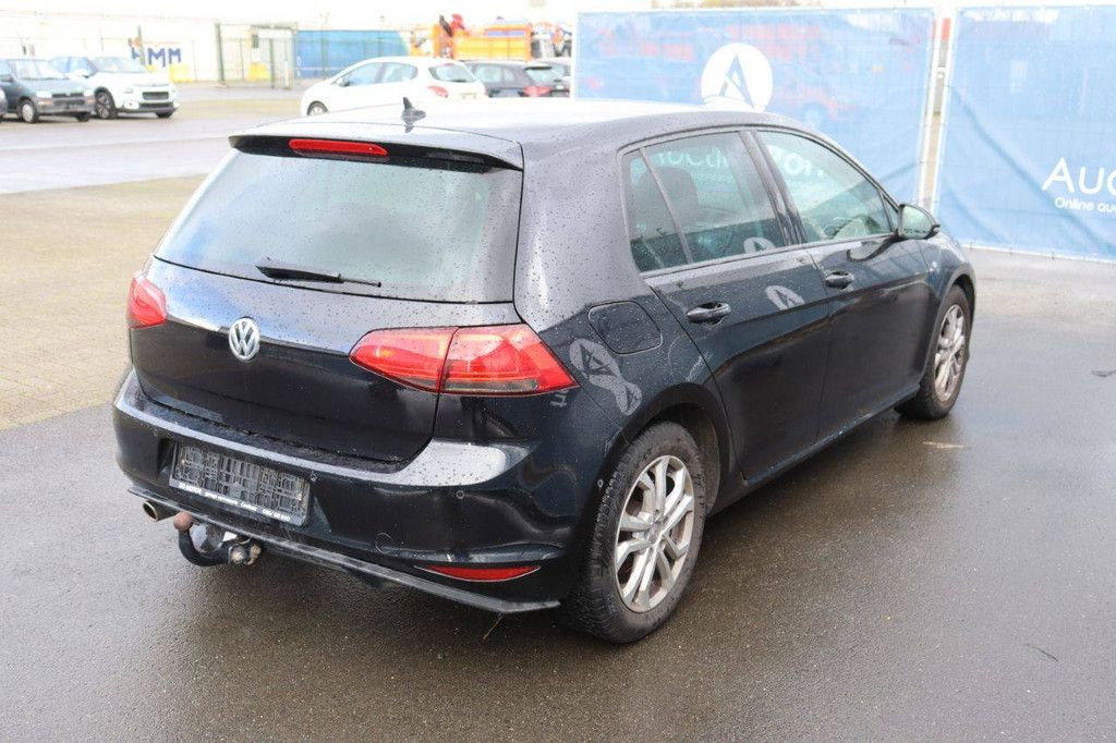 Passenger car Volkswagen Golf Diesel 110hp 2017 (Margin)