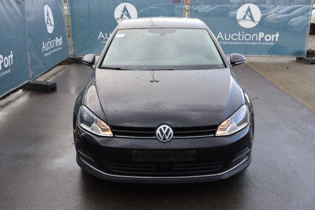 Passenger car Volkswagen Golf Diesel 110hp 2017 (Margin)