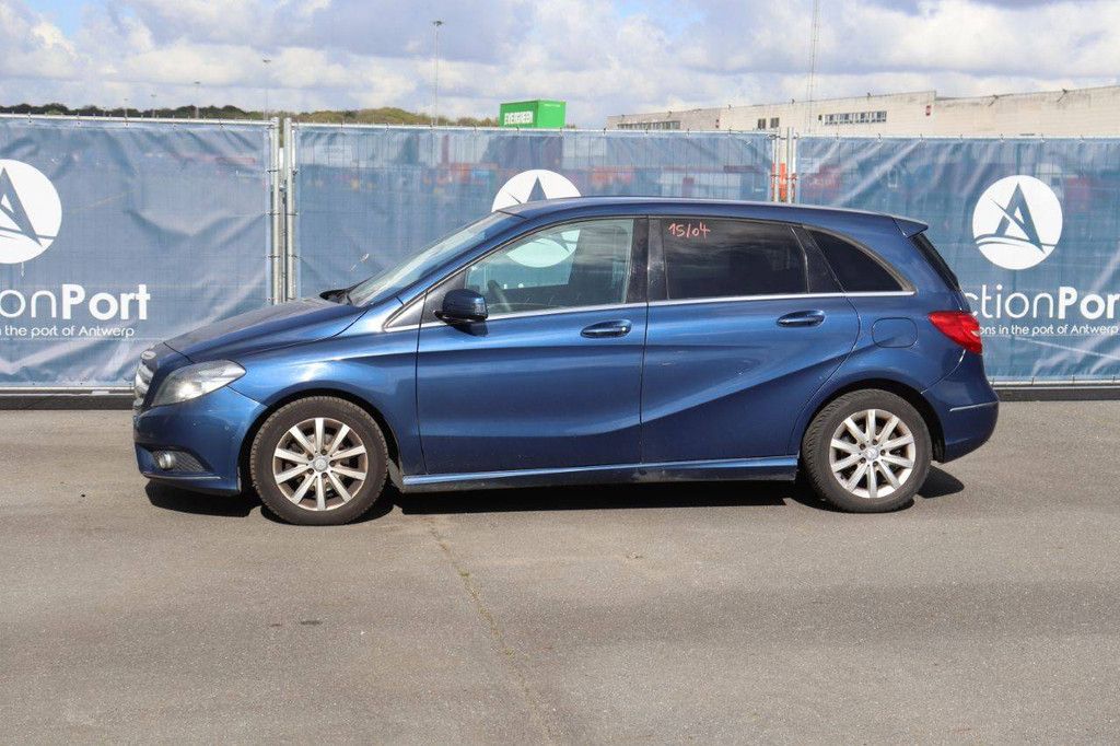 Passenger car Mercedes-Benz B-Class Petrol 122hp 2012 (Margin)