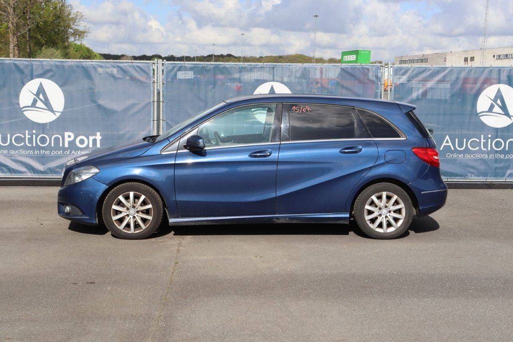 Passenger car Mercedes-Benz B-Class Petrol 122hp 2012 (Margin)