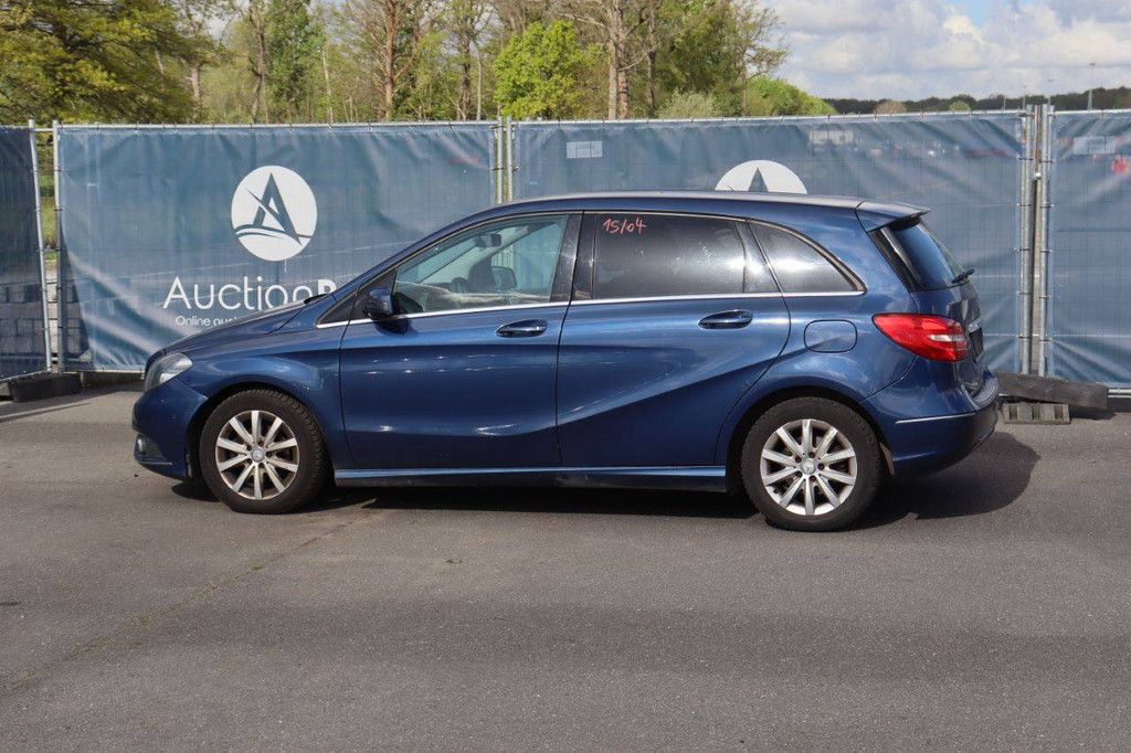 Passenger car Mercedes-Benz B-Class Petrol 122hp 2012 (Margin)