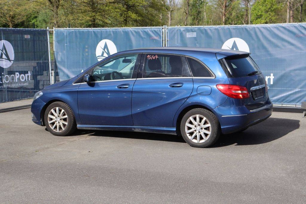 Passenger car Mercedes-Benz B-Class Petrol 122hp 2012 (Margin)