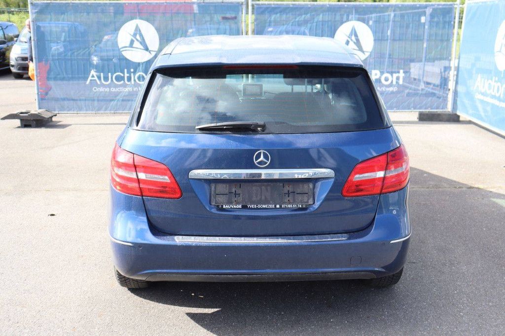 Passenger car Mercedes-Benz B-Class Petrol 122hp 2012 (Margin)