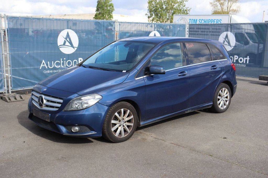 Passenger car Mercedes-Benz B-Class Petrol 122hp 2012 (Margin)