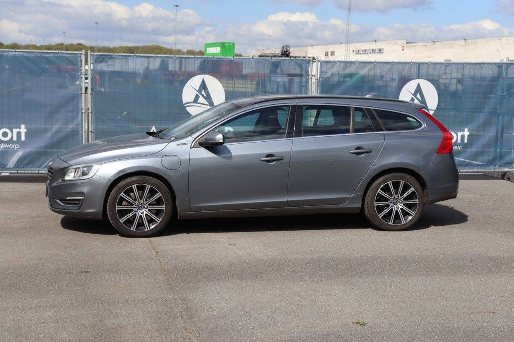 Pkw Volvo V60 Plug-in-Hybrid Diesel 163 PS 2016 (Margin)