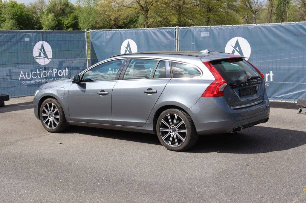 Pkw Volvo V60 Plug-in-Hybrid Diesel 163 PS 2016 (Margin)
