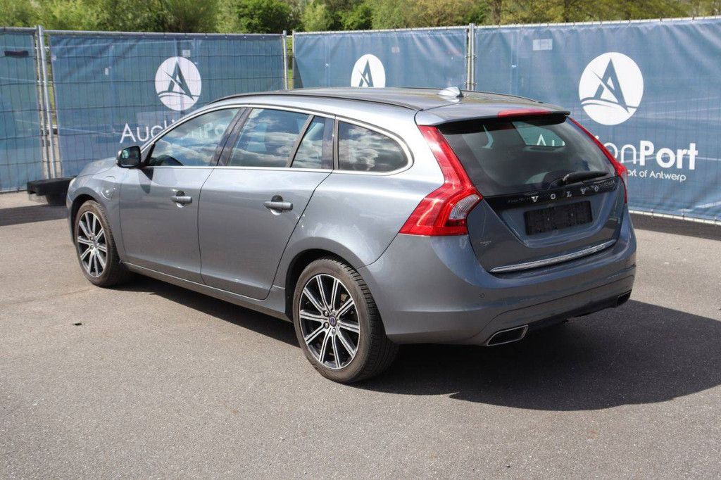 Pkw Volvo V60 Plug-in-Hybrid Diesel 163 PS 2016 (Margin)