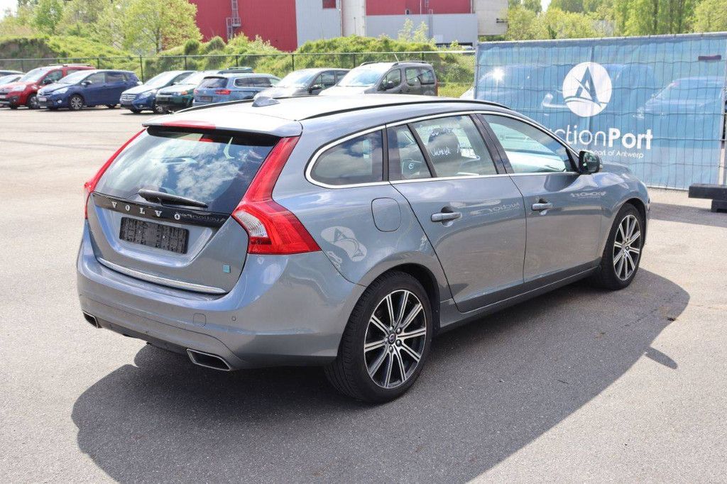 Pkw Volvo V60 Plug-in-Hybrid Diesel 163 PS 2016 (Margin)