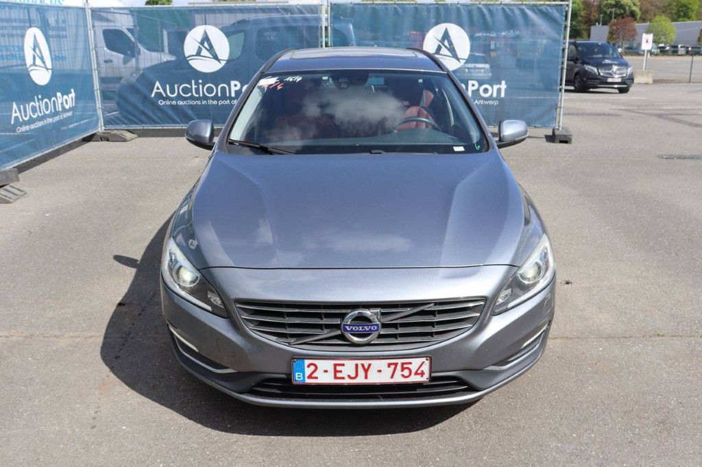 Pkw Volvo V60 Plug-in-Hybrid Diesel 163 PS 2016 (Margin)