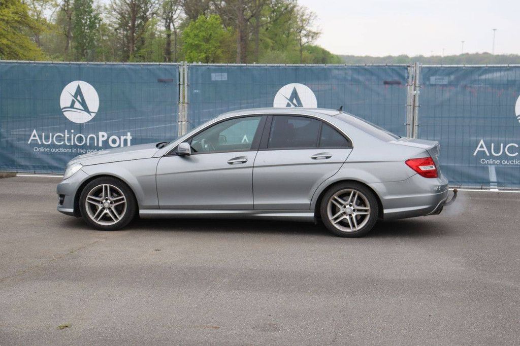 Passenger car Mercedes-Benz C-Class Diesel 120hp 2013 (Margin)