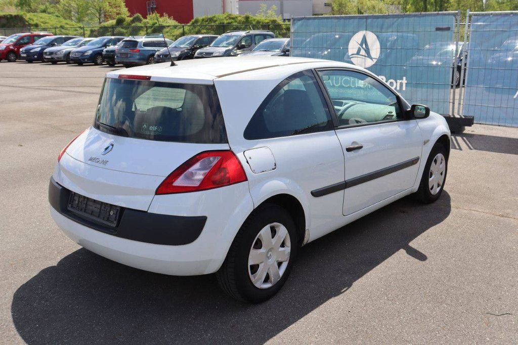 Passenger car Renault Mégane Petrol 98hp 2005 (Margin)