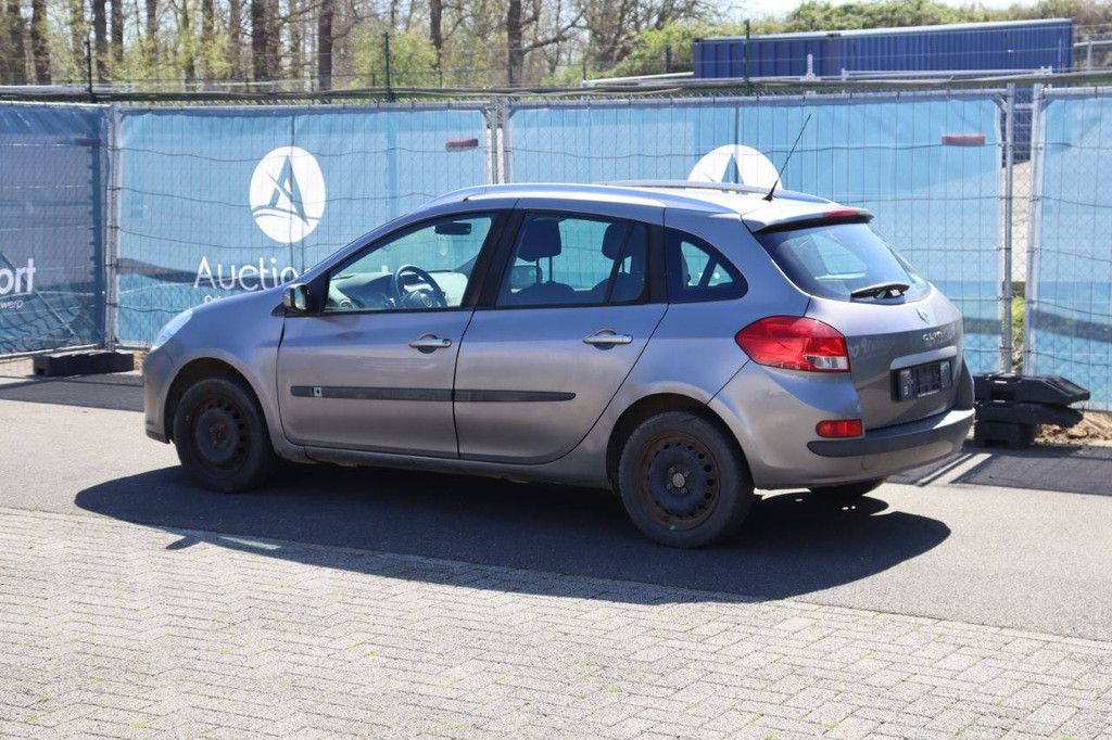 Passenger car Renault Clio Petrol 75hp 2009 (Margin)