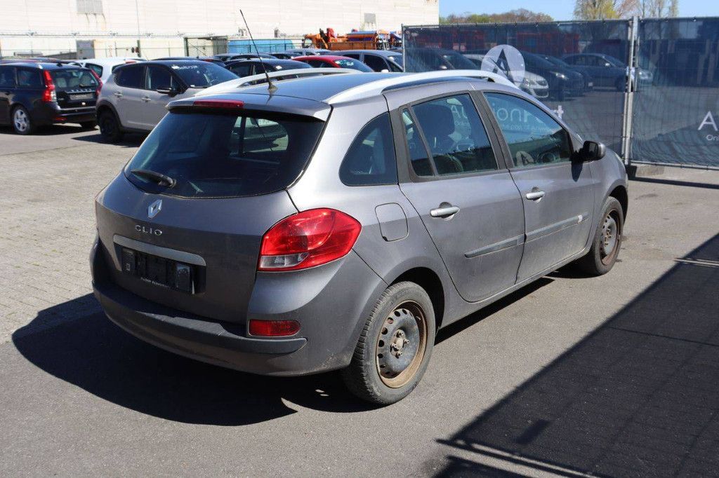 Passenger car Renault Clio Petrol 75hp 2009 (Margin)