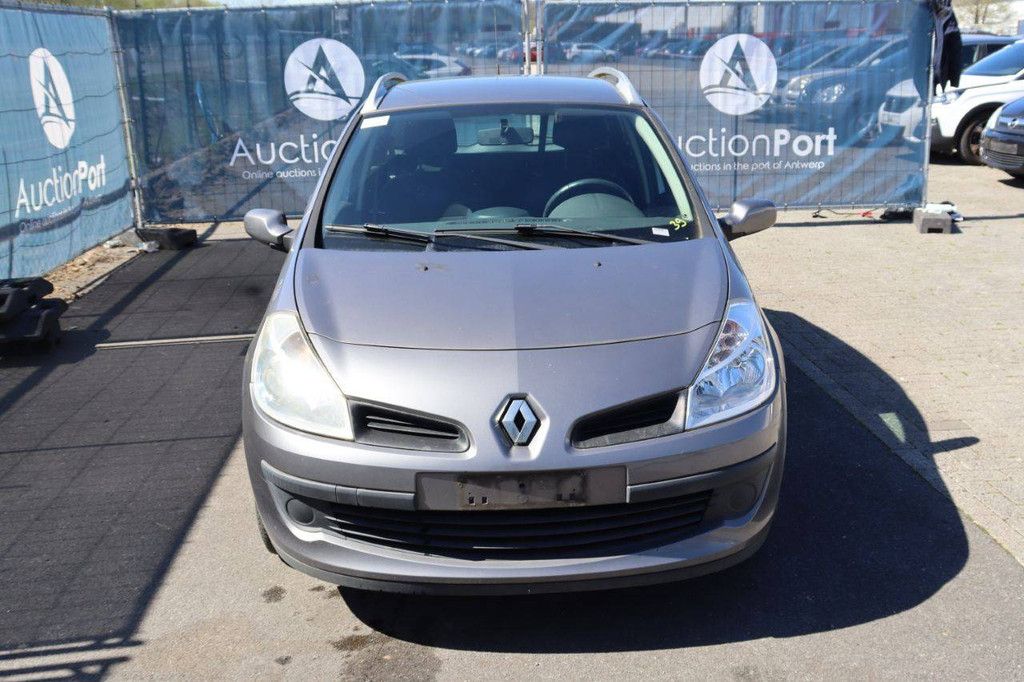 Passenger car Renault Clio Petrol 75hp 2009 (Margin)