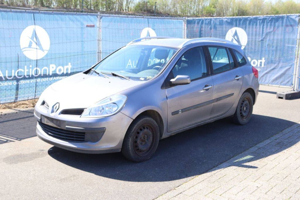 Passenger car Renault Clio Petrol 75hp 2009 (Margin)