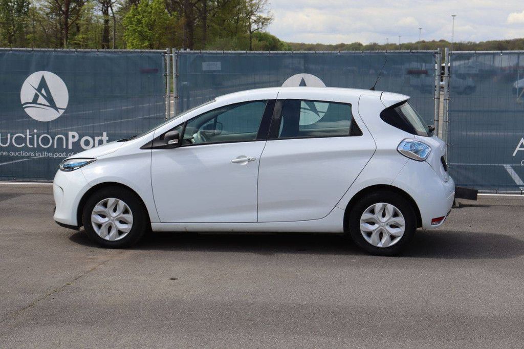 Renault Zoe Electric 92hp Passenger Car 2017 (Margin)