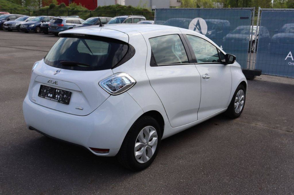 Renault Zoe Electric 92hp Passenger Car 2017 (Margin)