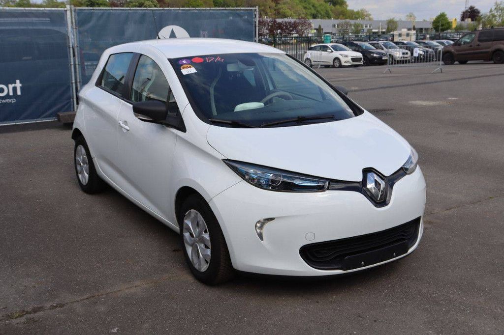 Renault Zoe Electric 92hp Passenger Car 2017 (Margin)