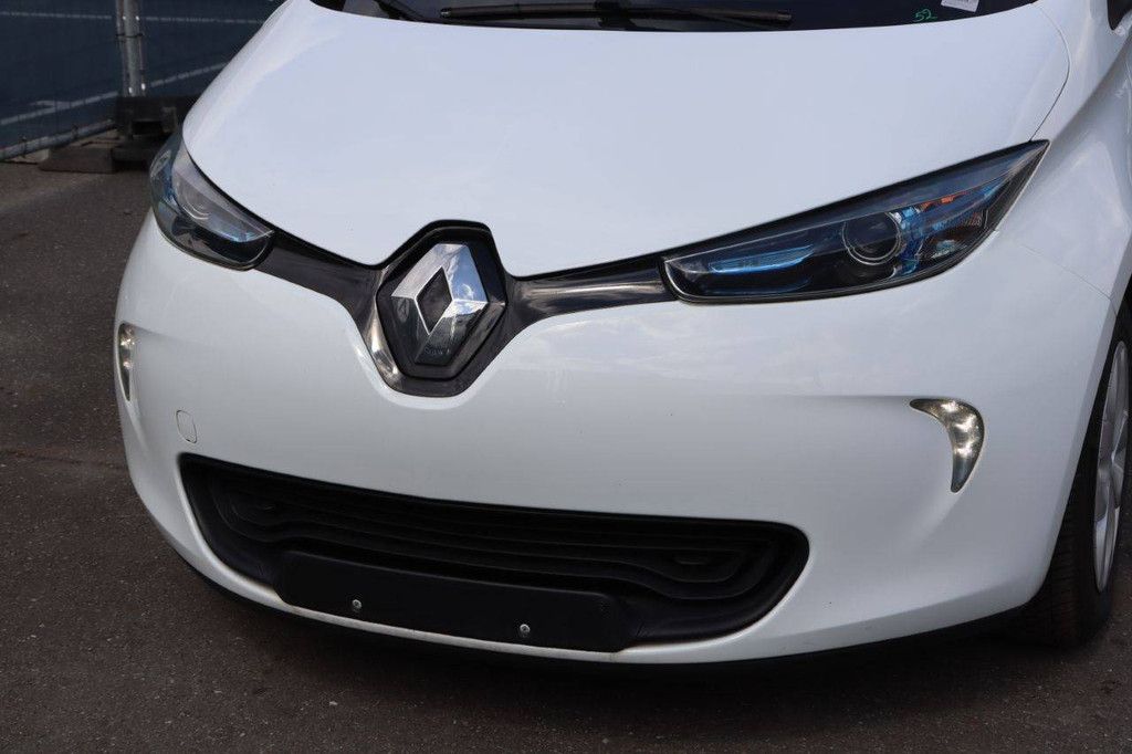 Renault Zoe Electric 92hp Passenger Car 2017 (Margin)