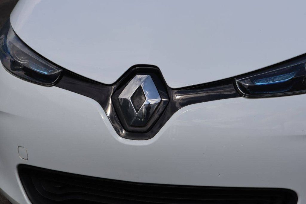 Renault Zoe Electric 92hp Passenger Car 2017 (Margin)