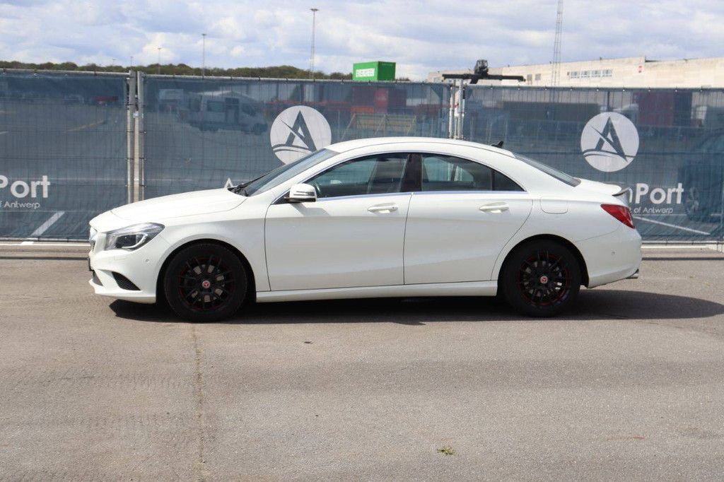 Passenger car Mercedes-Benz CLA180 Petrol 122hp 2014 (Margin)