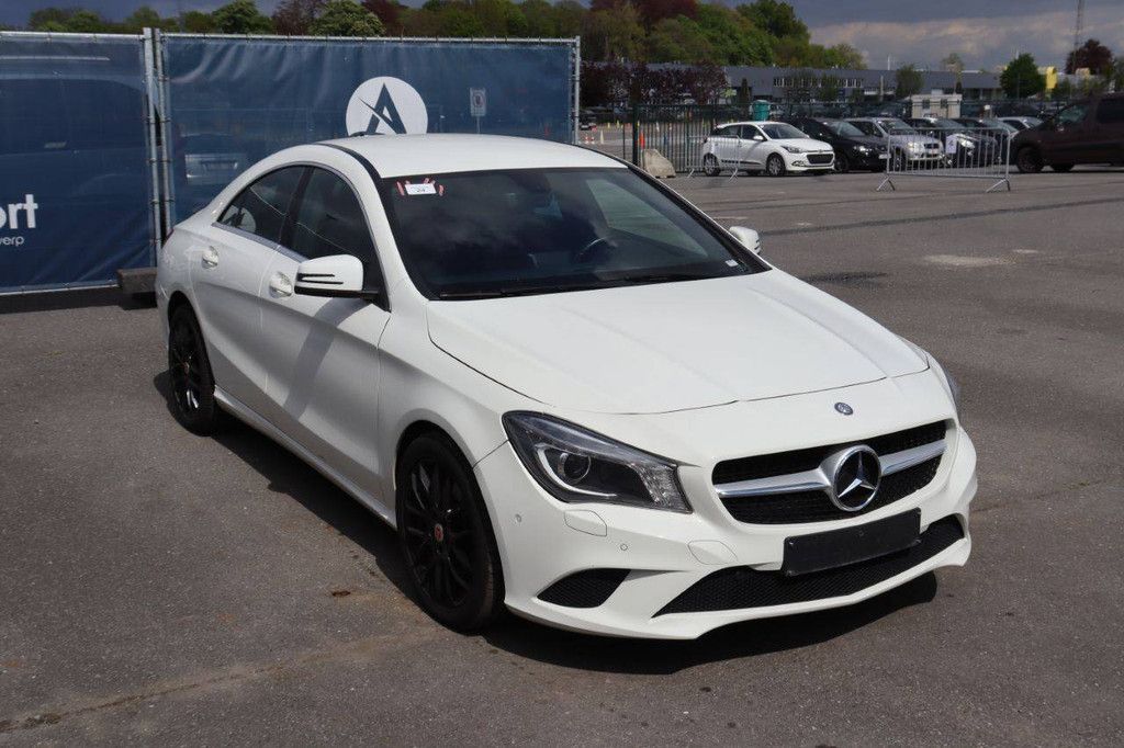 Passenger car Mercedes-Benz CLA180 Petrol 122hp 2014 (Margin)