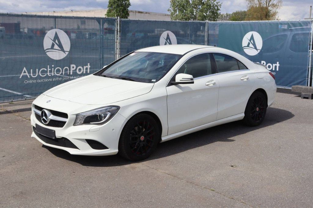 Passenger car Mercedes-Benz CLA180 Petrol 122hp 2014 (Margin)