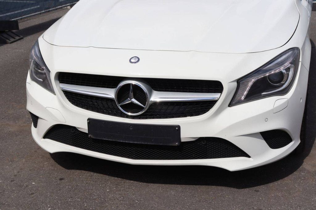 Passenger car Mercedes-Benz CLA180 Petrol 122hp 2014 (Margin)
