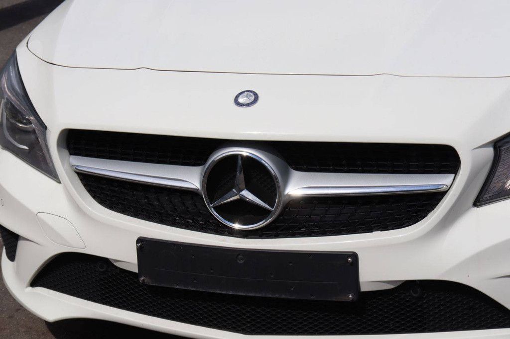 Passenger car Mercedes-Benz CLA180 Petrol 122hp 2014 (Margin)