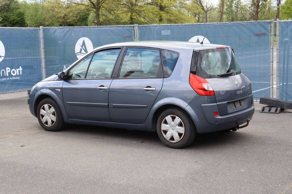 Passenger car Renault Scenic Diesel 85hp 2009 (Margin)