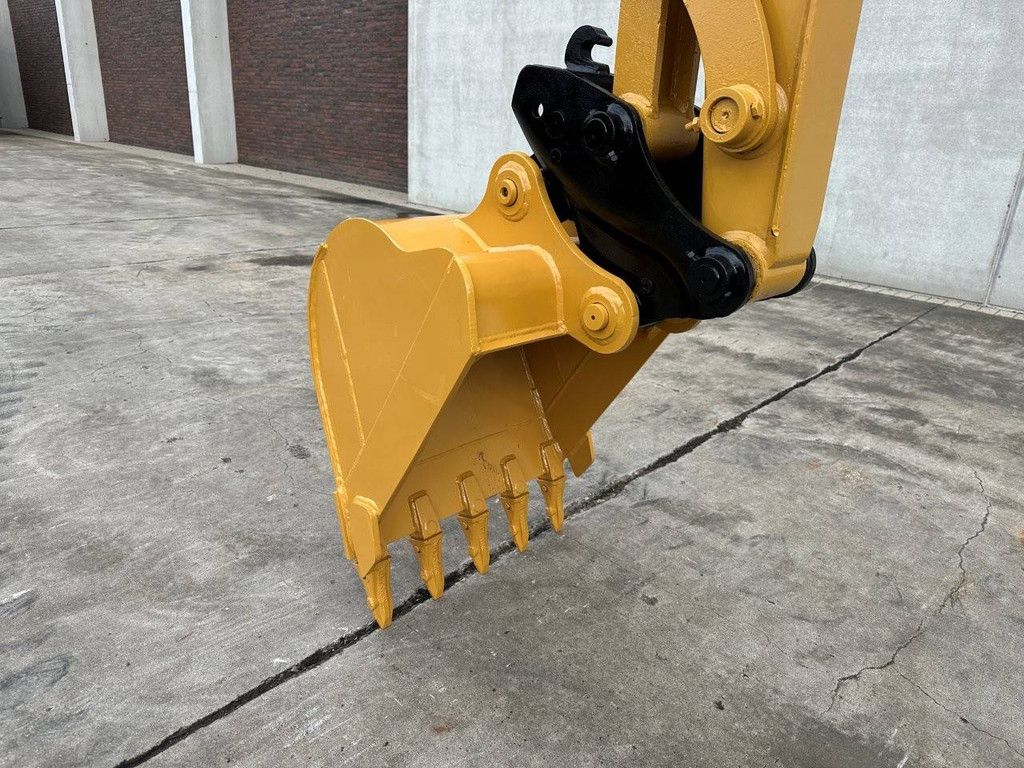 Midi excavator Caterpillar 305.5E2 Diesel 2015