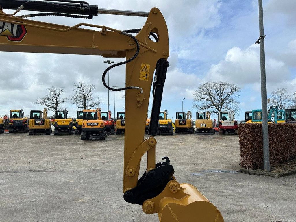 Midi excavator Caterpillar 305.5E2 Diesel 2015