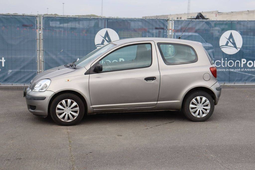 Passenger car Toyota Yaris Petrol 69hp 2004 (Margin)