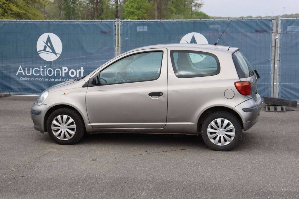 Passenger car Toyota Yaris Petrol 69hp 2004 (Margin)